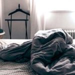 Bettdecke entsorgen: Alte Bett- und Daunendecken loswerden